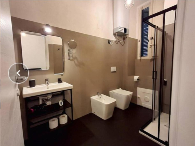 Bathroom 3, La Casa di Rinaldo, Catania