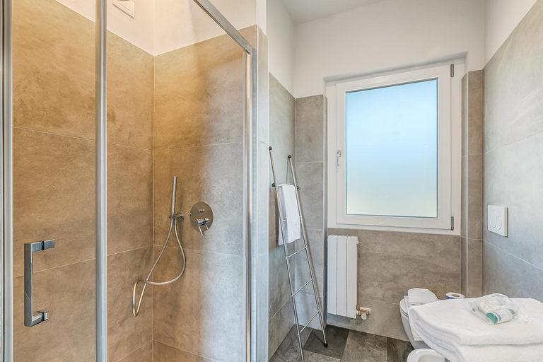 Bathroom 4, Residence Bellevue Modern Apartments, Brescia