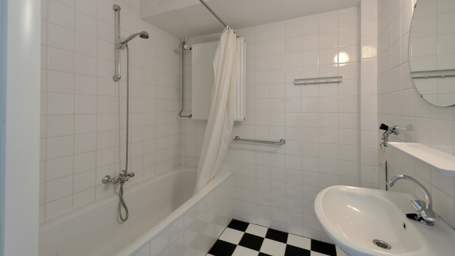Bathroom, Waterfront Villa w/ Views, Slochteren