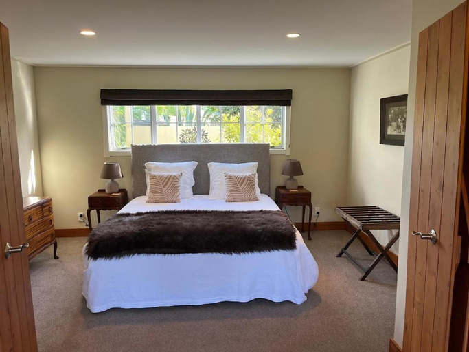 Bedroom 4, Waipoua Lodge, Kaipara