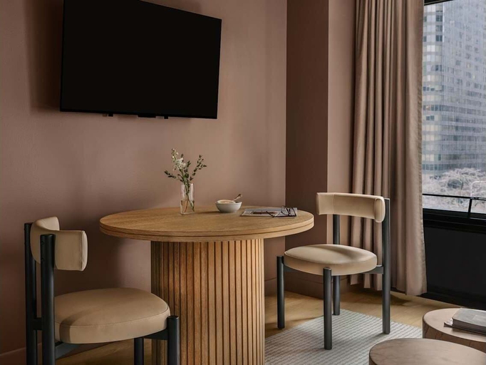 Room 4, Kasa Lake Shore Chicago, Cook