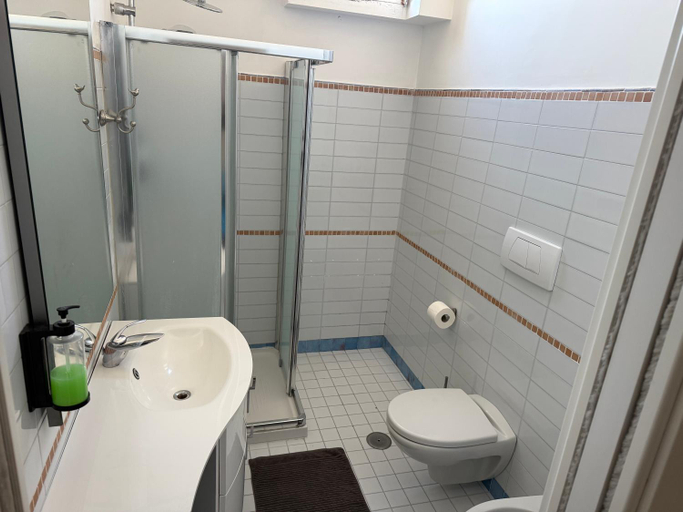 Shower 4, Leonardo rooms, Avellino