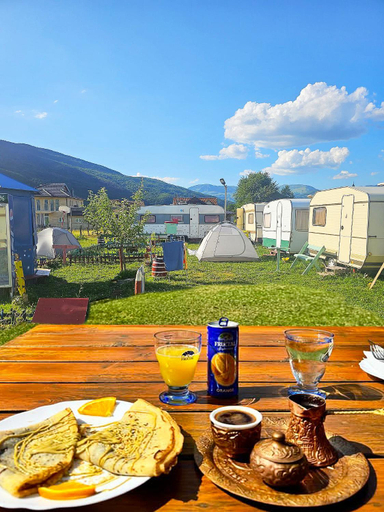 Food & Drinks 5, Lakeside Camping