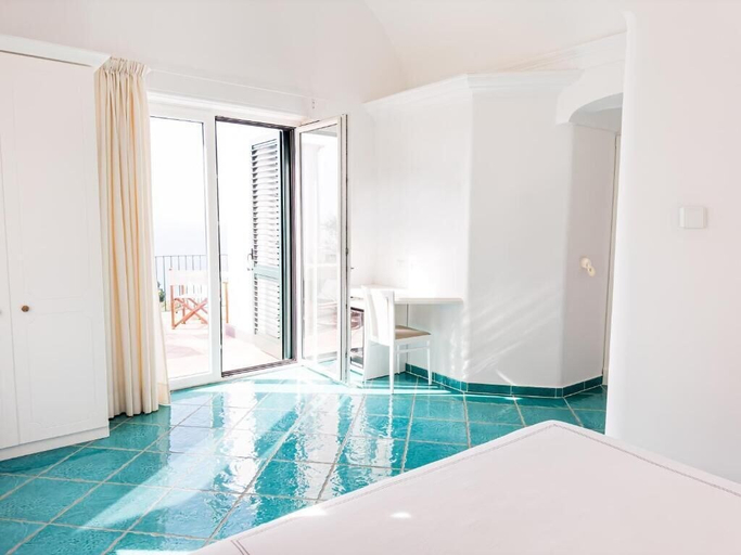 Room 5, Amira Resort, Napoli