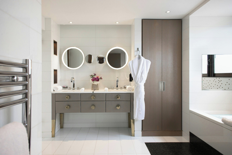 Bathroom 5, Mandarin Oriental, Paris, Paris