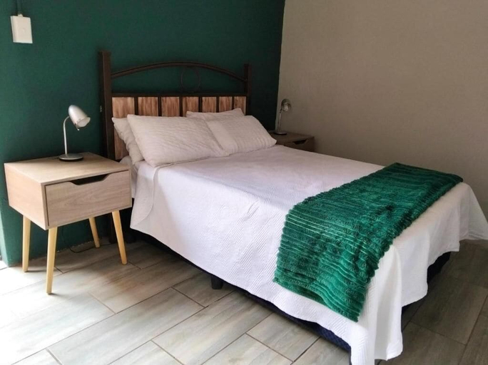 Room 2, Finch and Fern Guest house, Mangaung