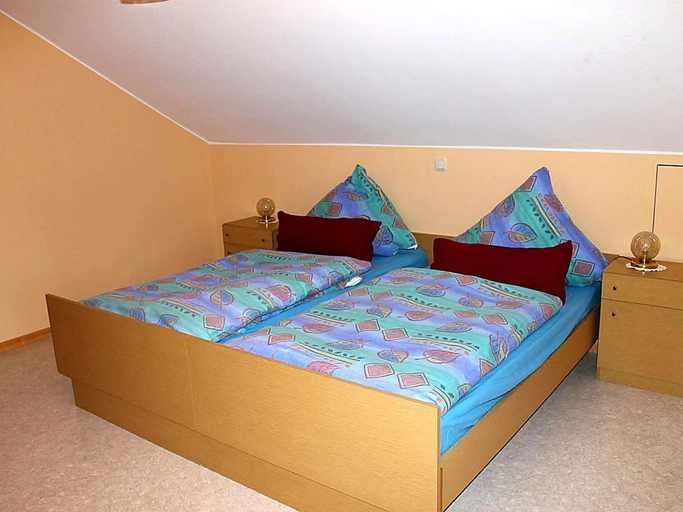 Room 4, Apartment in Gerolstein-mullenborn, Vulkaneifel