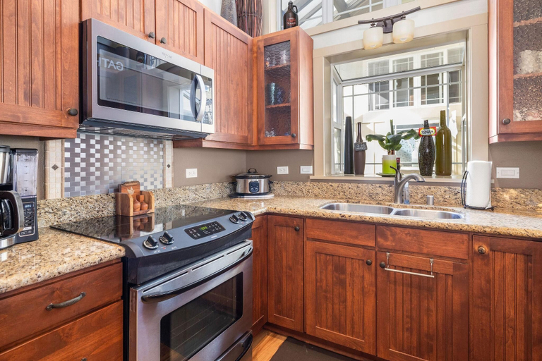 Private kitchen 3, Alii Park Place #n202 Top Floor Unit With AC!, Hawaii