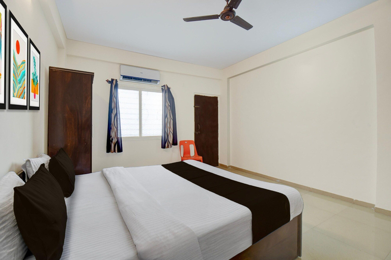 Room 4, Classic Hotel Galaxy Inn, Pune