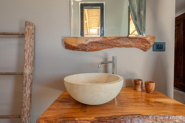 Bathroom 3, La casa di Rollo, Lecce