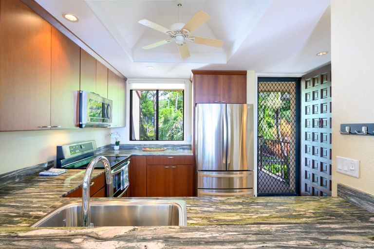 Private kitchen 3, Country Club Villas#310 Top Floor, Ocean Views!, Hawaii