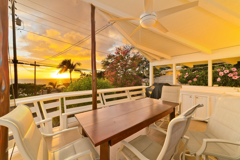 Outdoor dining 2, Endless Summer Hale, Hawaii