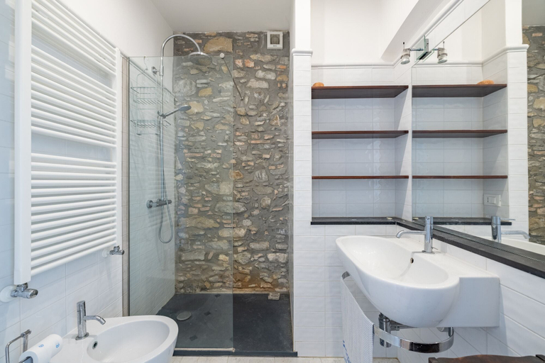Bathroom 2, Ospedaletti by the Sea by Wonderful Italy, Imperia