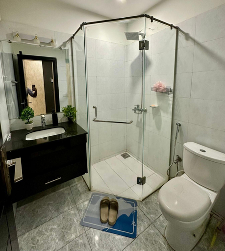 Bathroom 5, Opal Apartments of Zameen, Lahore
