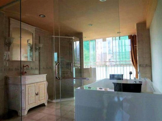 Bathroom 3, Yangshuo Village Retreat, Guilin