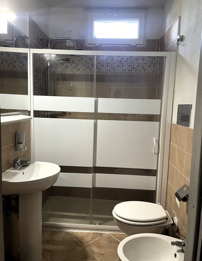 Bathroom 5, Camere matrimoniali comunicanti, Olbia-Tempio