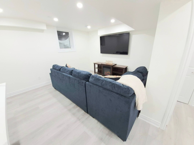 Living room 2, Niagara Cozy Suite - Modern 2bed 15 min to Falls, Niagara