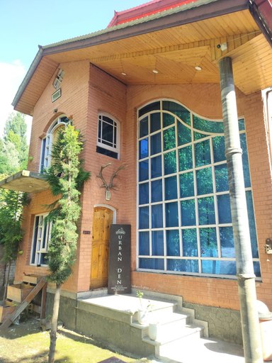 Others 5, Urban Den Hostel, Srinagar