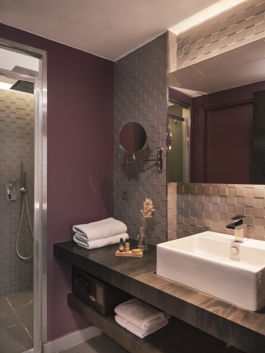 Bathroom 3, Hotel Legend, Paris