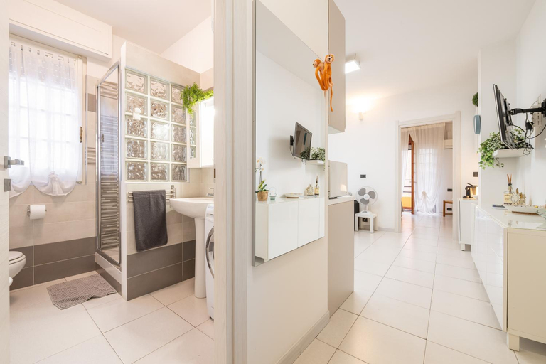 Bathroom 3, La Casa di Mia, Cagliari