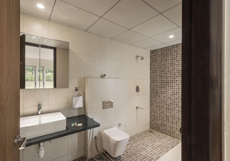 Bathroom 3, Golfer's Arena by Stayjade, Krishnagiri