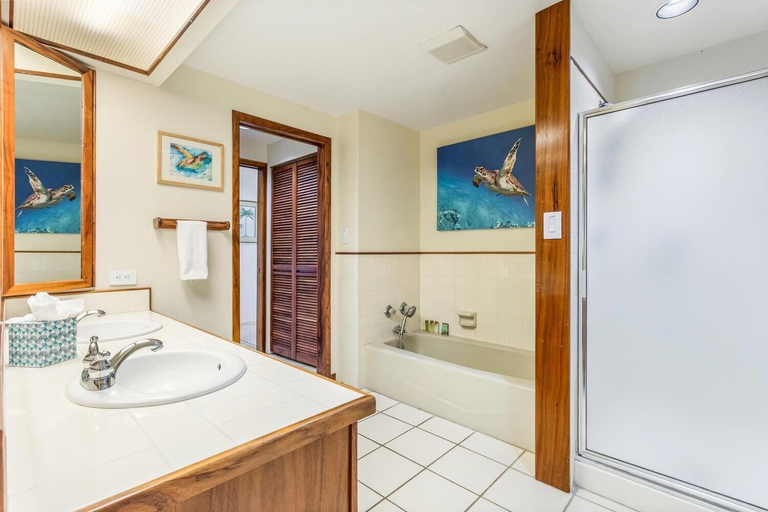 Bathroom, Kahaluu Bay Villas #103, Hawaii