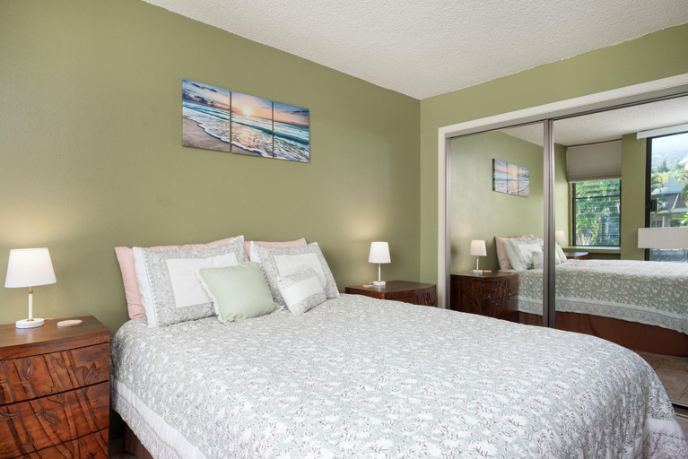 Room 3, Kailua Bay Resort#4-204, Hawaii