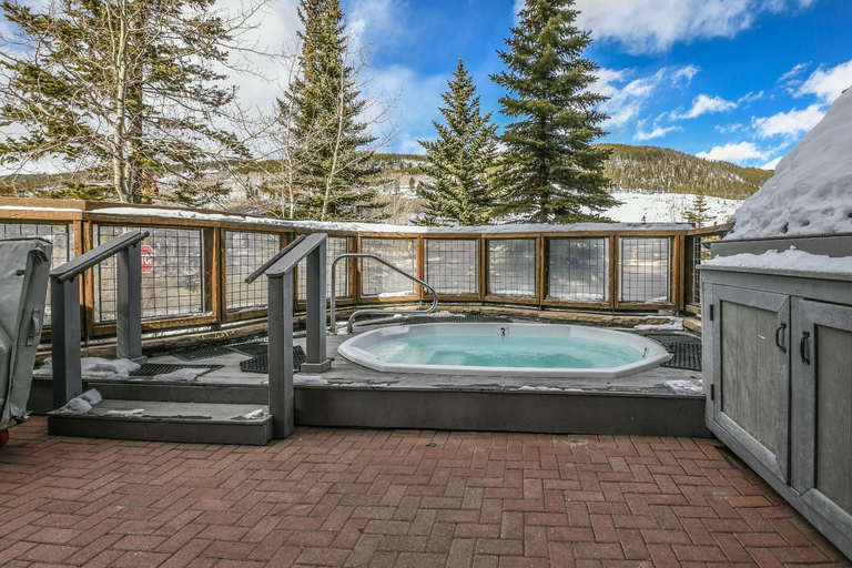 Sport & Beauty 2, Buffalo Lodge 8412, Summit