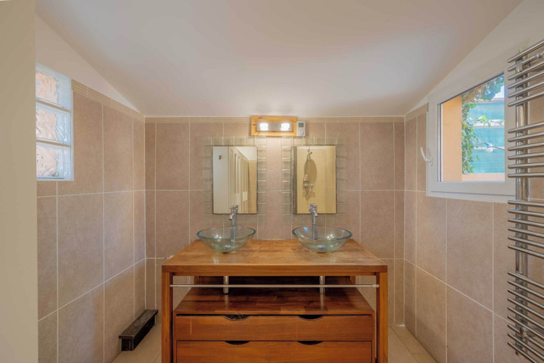 Bathroom 5, A/C With Garden, 4bdr/sleeps 7 - Saint-tropez, Var