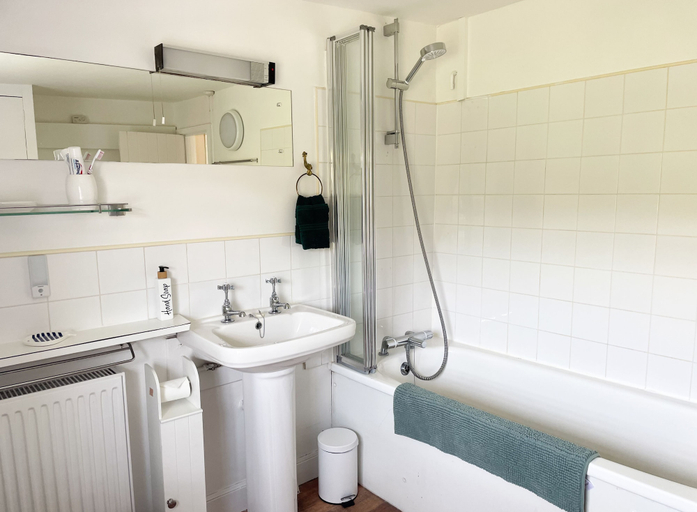 Bathroom 4, Grove Cottage, Isle of Wight