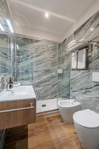 Bathroom 3, Belltower Elegans Guest House, Rome