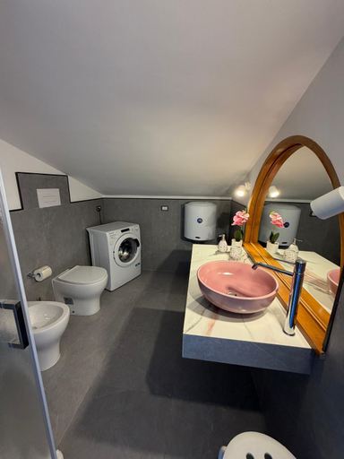 Bathroom 2, VICINO AL MARE Parmenide Apartment, Salerno