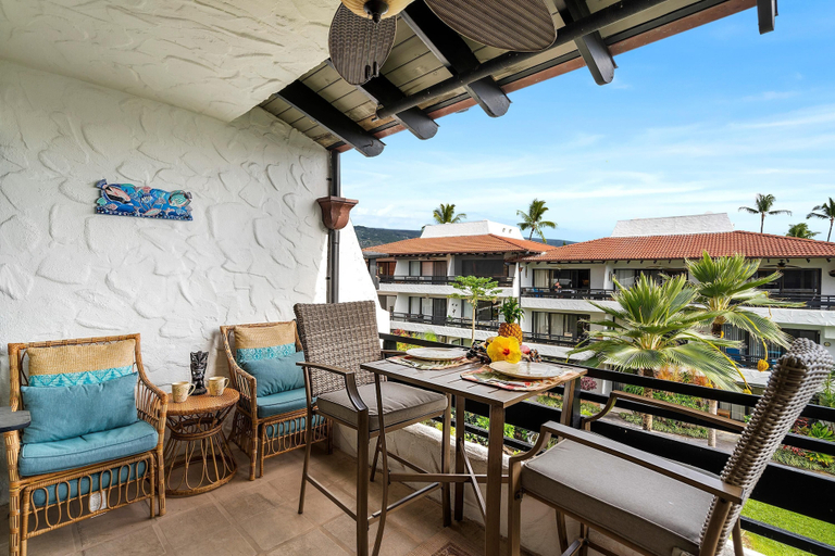 Outdoor dining 3, Casa De Emdeko 134, Hawaii