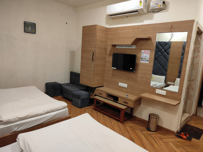 Room 4, Hotel Silvora Inn - Bhopal, Bhopal