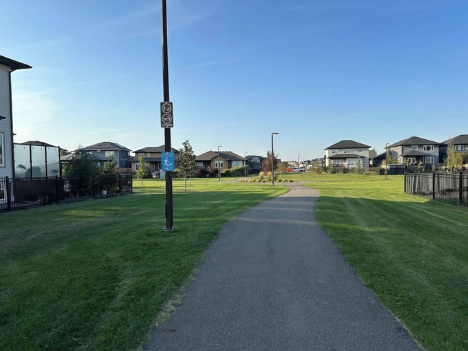 Property grounds 5, The Hamm Suite Rentals, Division No. 11