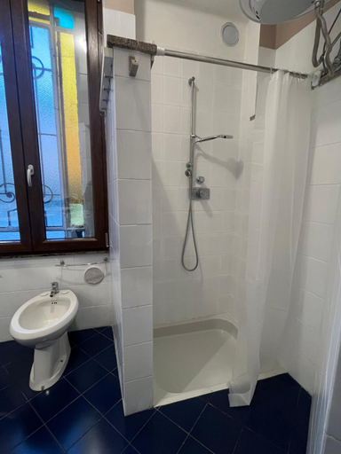 Bathroom 2, Appartamento Homemade a due passi da centro, Biella