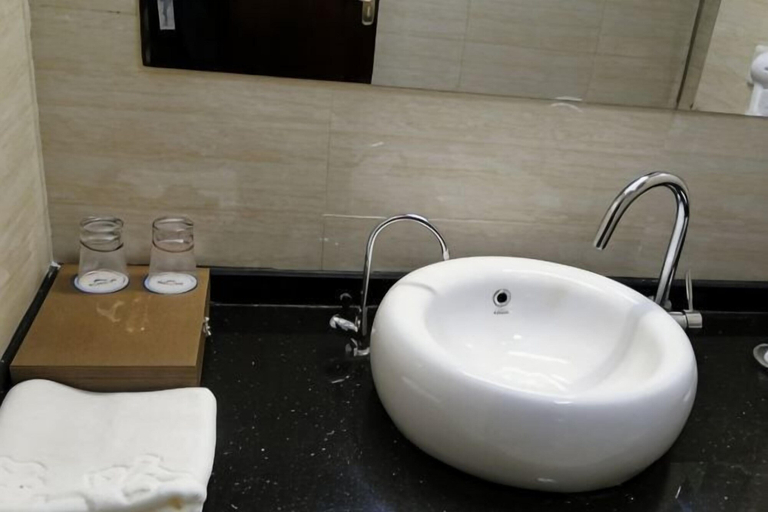 Bathroom 4, Xi Zhi Ha Zhi Hotel, Zhangye