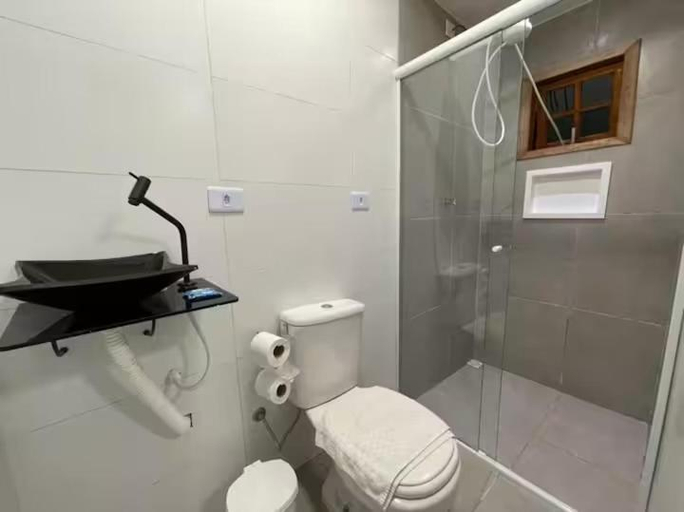 Bathroom 3, Pousada Casinha Amarela - Campos do Jordao, Campo Limpo Paulista