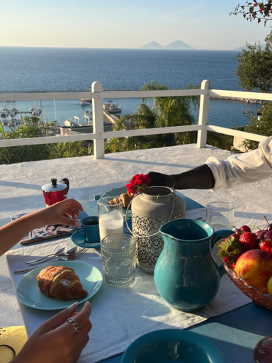 Food & Drinks 5, La Casa del Nespolo - Exclusive Country Suites - Seaview Pool & Self Check-in, Messina