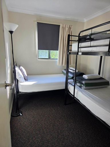 Bedroom 2, BIG4 Hobart Airport Tourist Park Hotel, Clarence