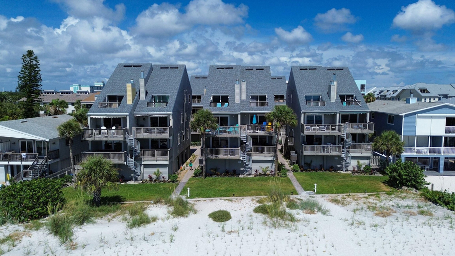 Exterior & Views 2, Pelican Pointe 2C, Pinellas