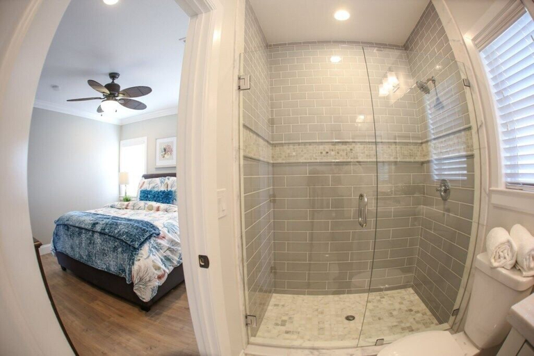 Bathroom 3, Fantastic 6 bedroom 4 bath Pool Home, Orange