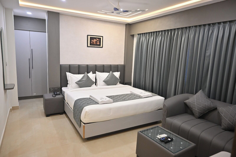 Room 2, Bilton Premium Luxury Hotel Koramangala, Bangalore