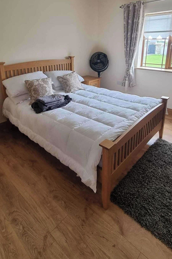 Room 4, Irish Open 2026 - Sleeps 8 - 15 min From Doonbeg