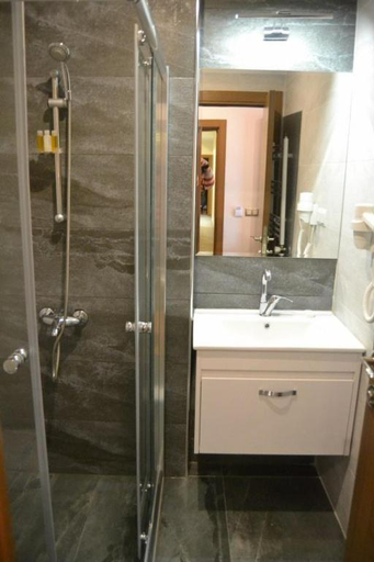 Bathroom 2, Manzara Hotel, Merkez