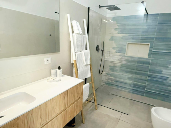 Bathroom 3, Thai Boutique rooms, Foggia