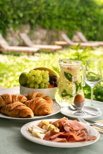 Food & Drinks 5, Sherlock's Holidays boutique rooms, Piran