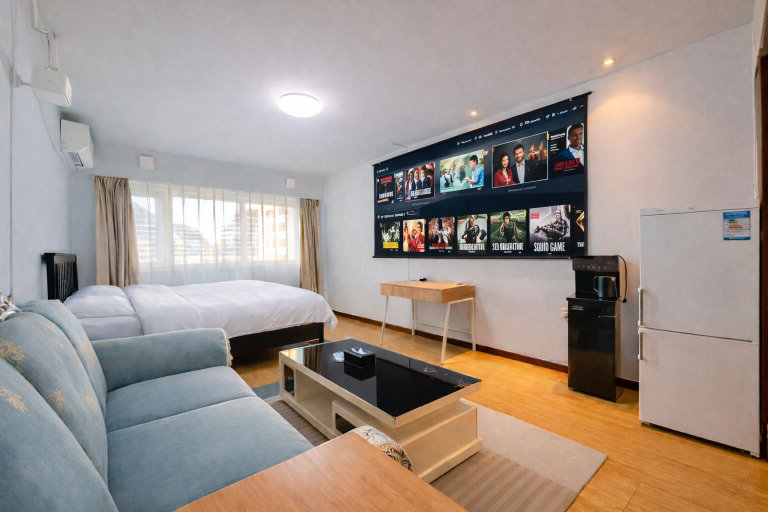 Room 4, New Golden Mountain Apartments, Beijing