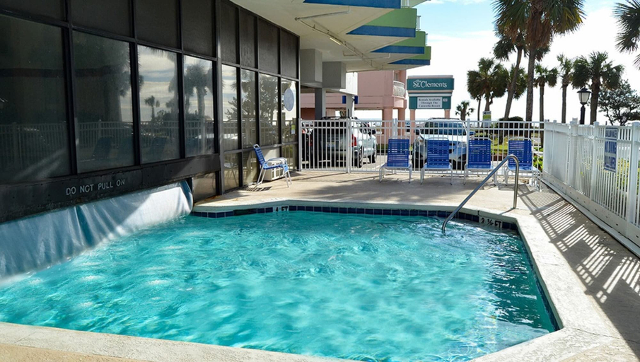 Outdoor spa tub 2, Caravelle Towers 331, Horry
