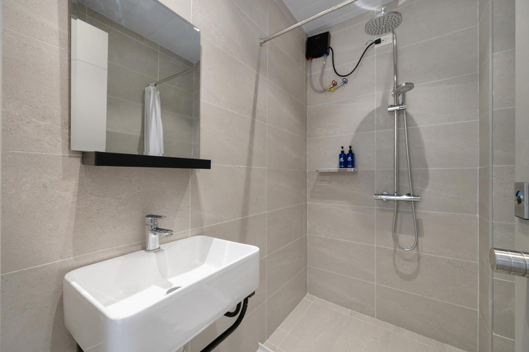 Bathroom 4, Kokotel Cebu Adira, Cebu City